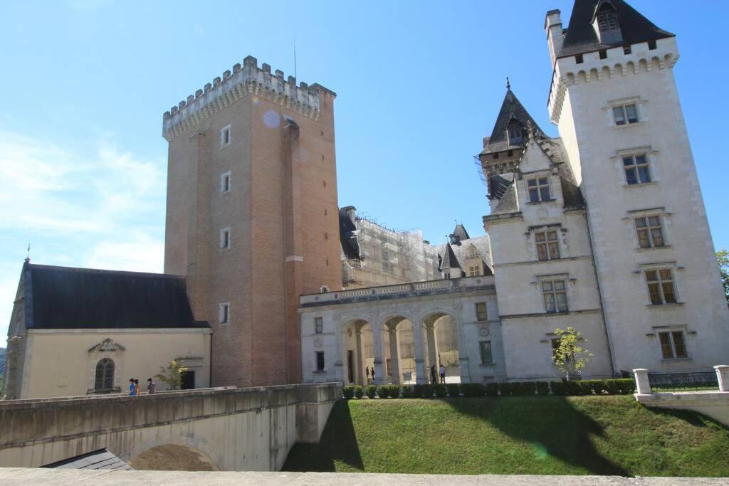 Quartier Historique Du Chateau Bel Appt Meuble Pau Exteriör bild